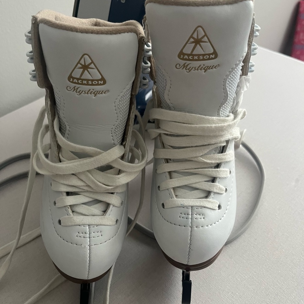 JACKSON White High-Top Skates with Ankle Support size 11 toddler kid shoe